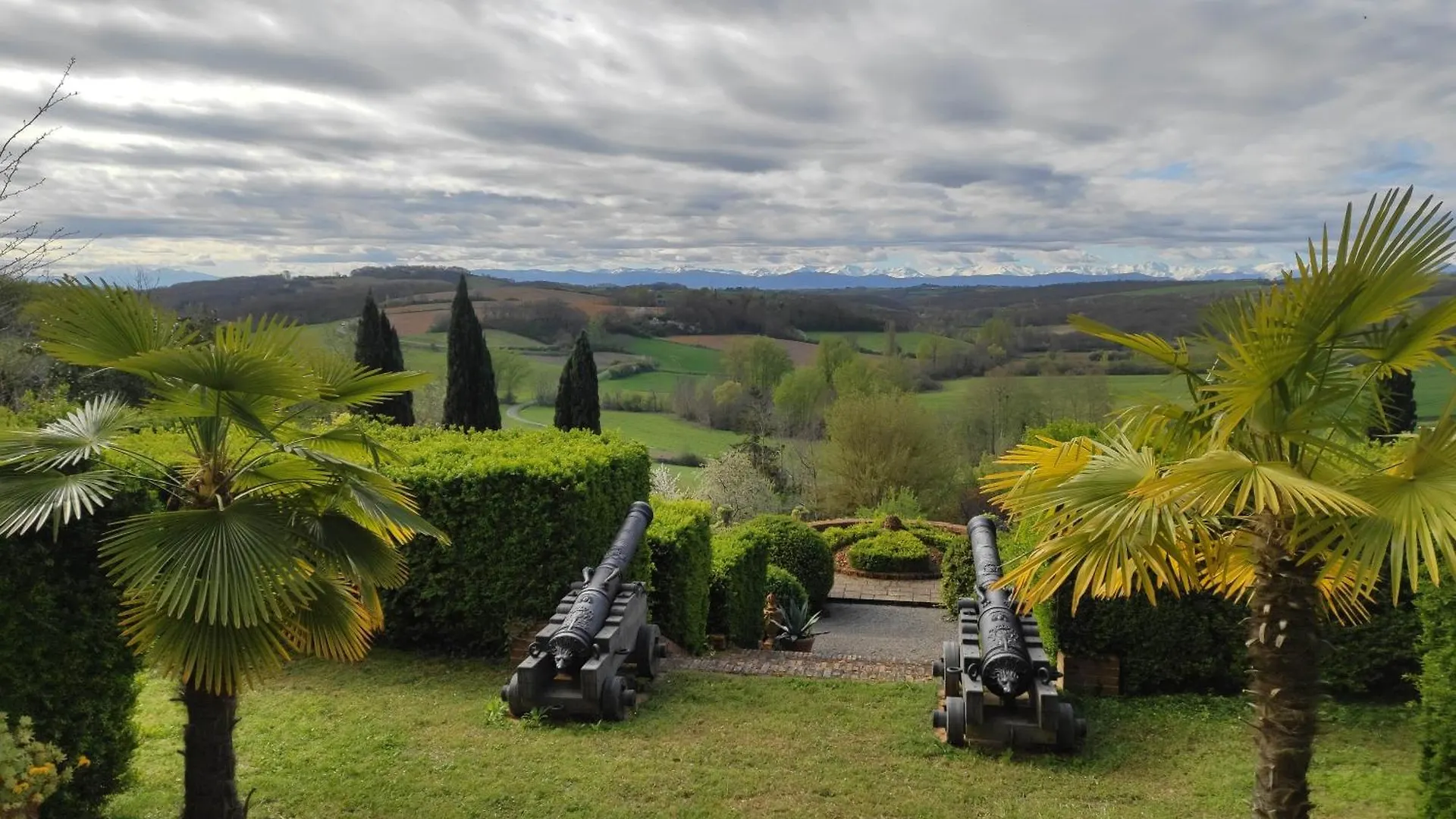 Chateau De Pys Guest House Latrape