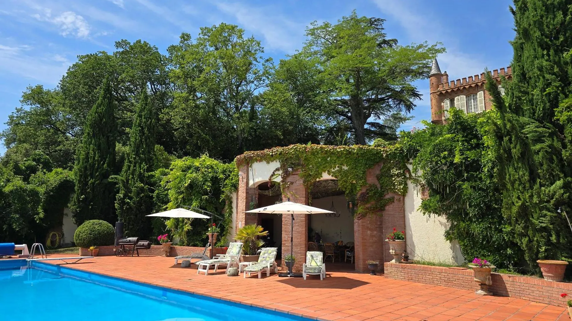 Chateau De Pys Guest House Latrape